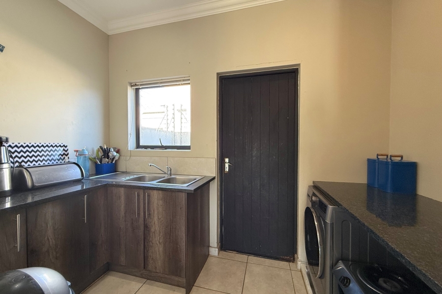 3 Bedroom Property for Sale in Parklands North Western Cape